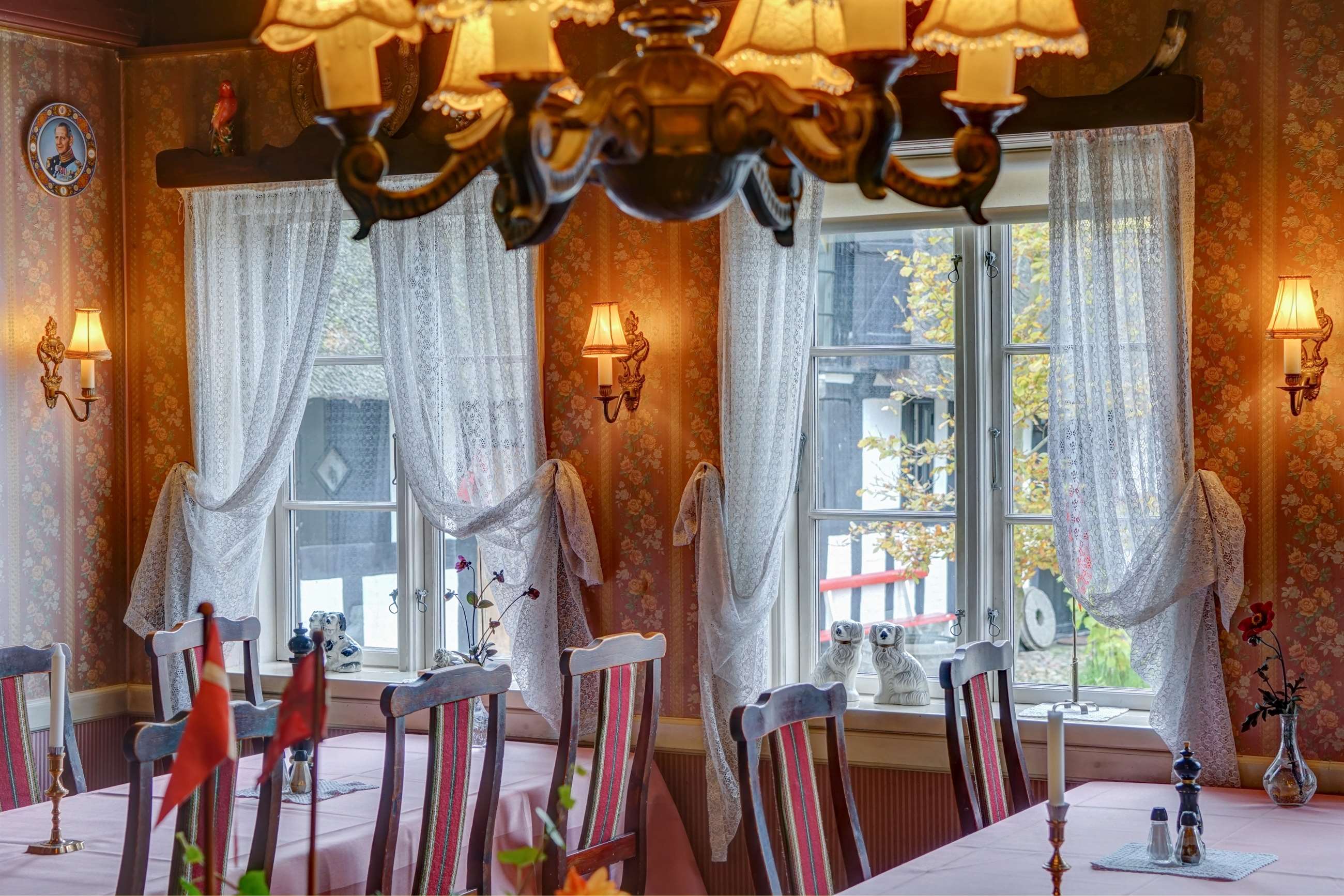 restaurant_2.jpg
